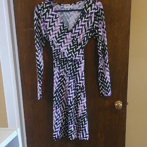 Allison Brittney Black and White Sheath Dress Long Sleeve V-Neck